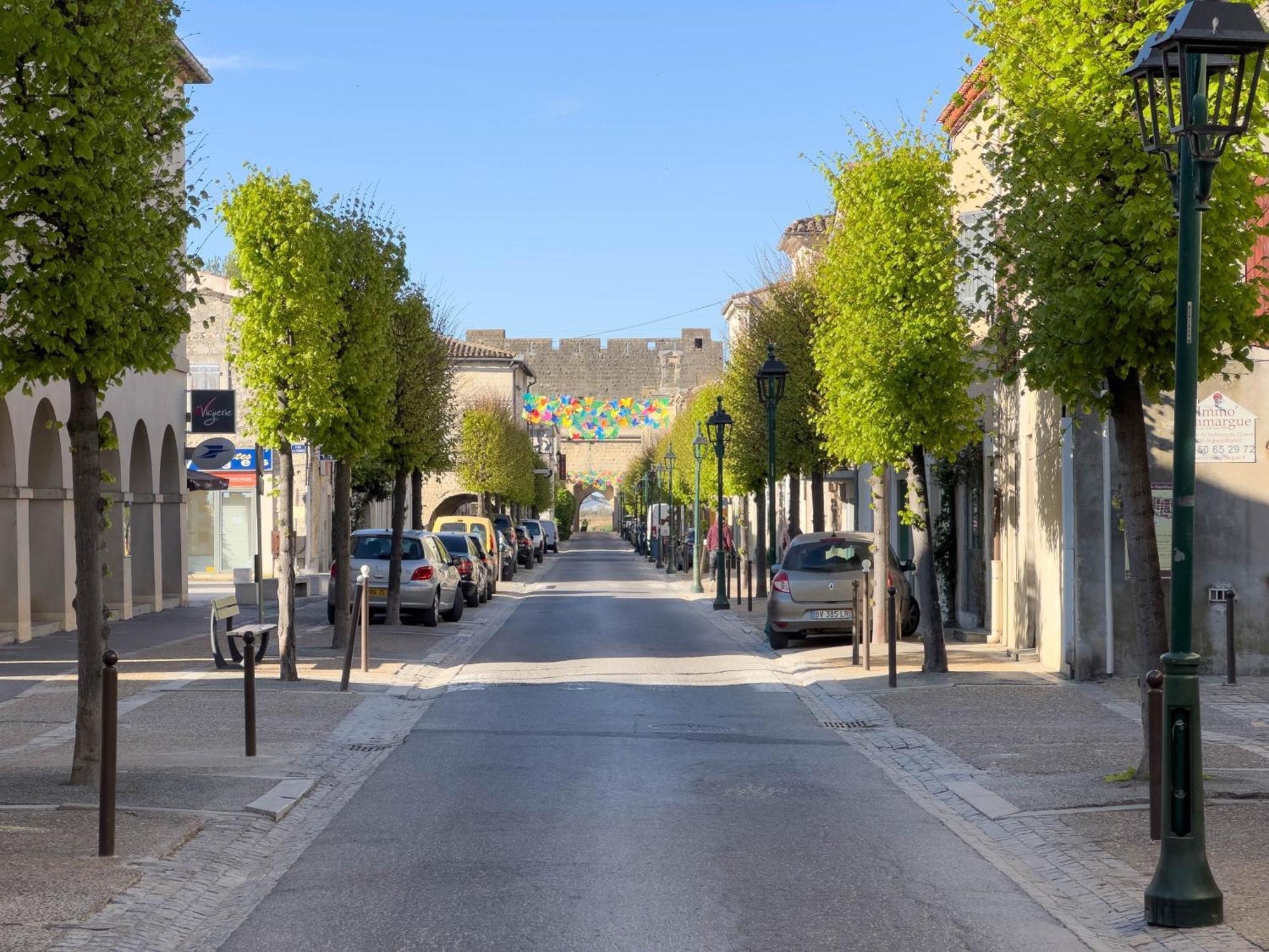 Les Suites Du 13 Aigues-Mortes Exteriör bild