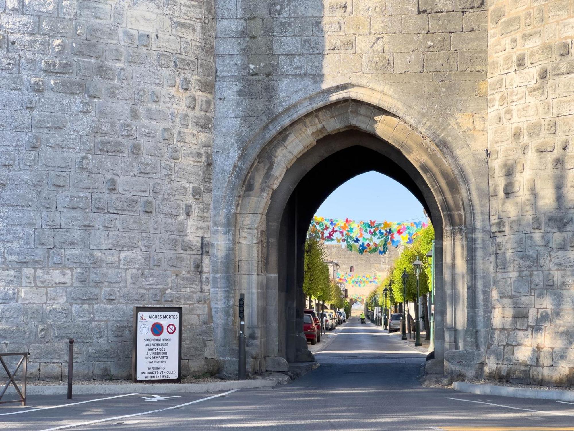 Les Suites Du 13 Aigues-Mortes Exteriör bild