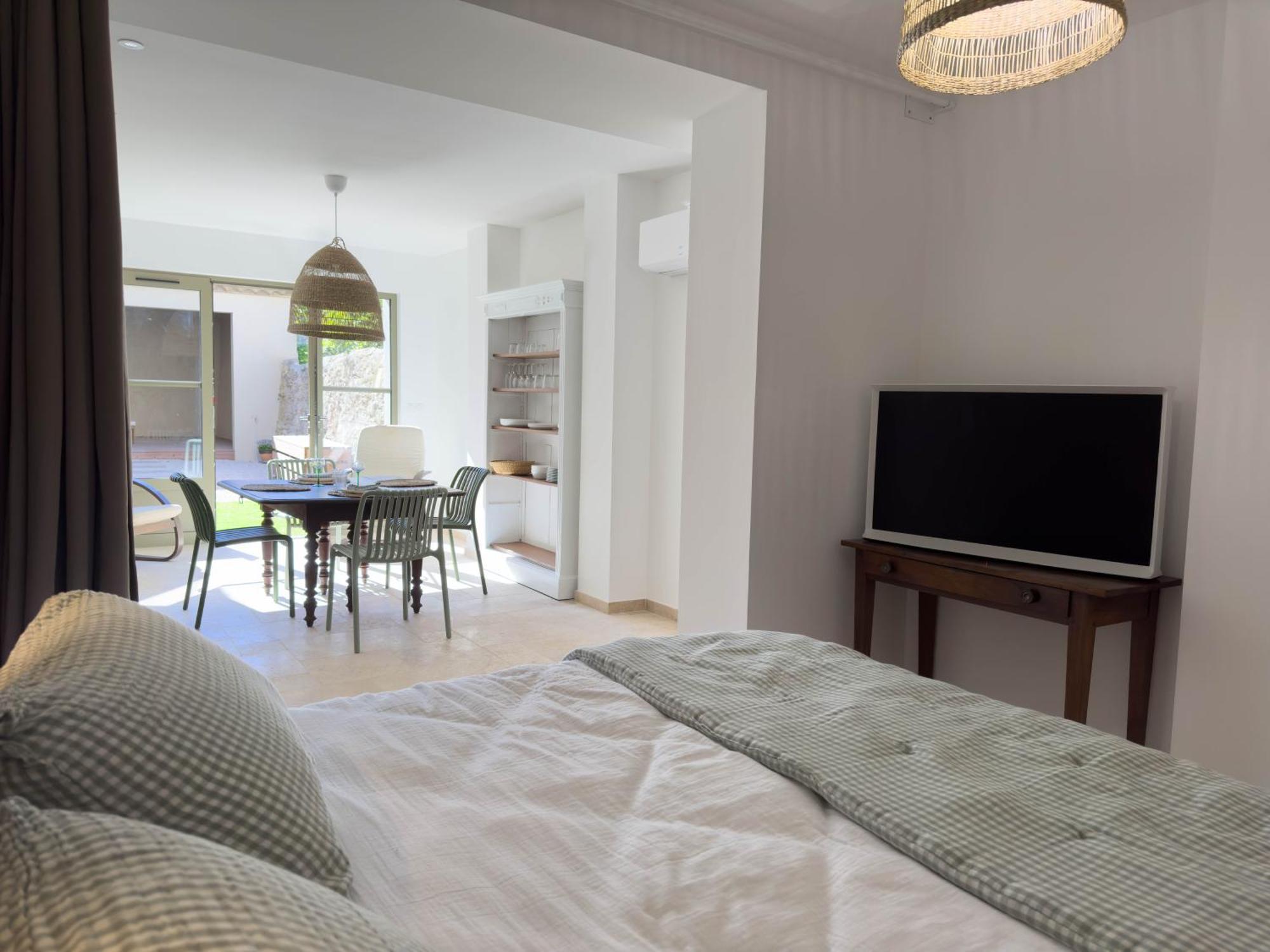 Les Suites Du 13 Aigues-Mortes Exteriör bild
