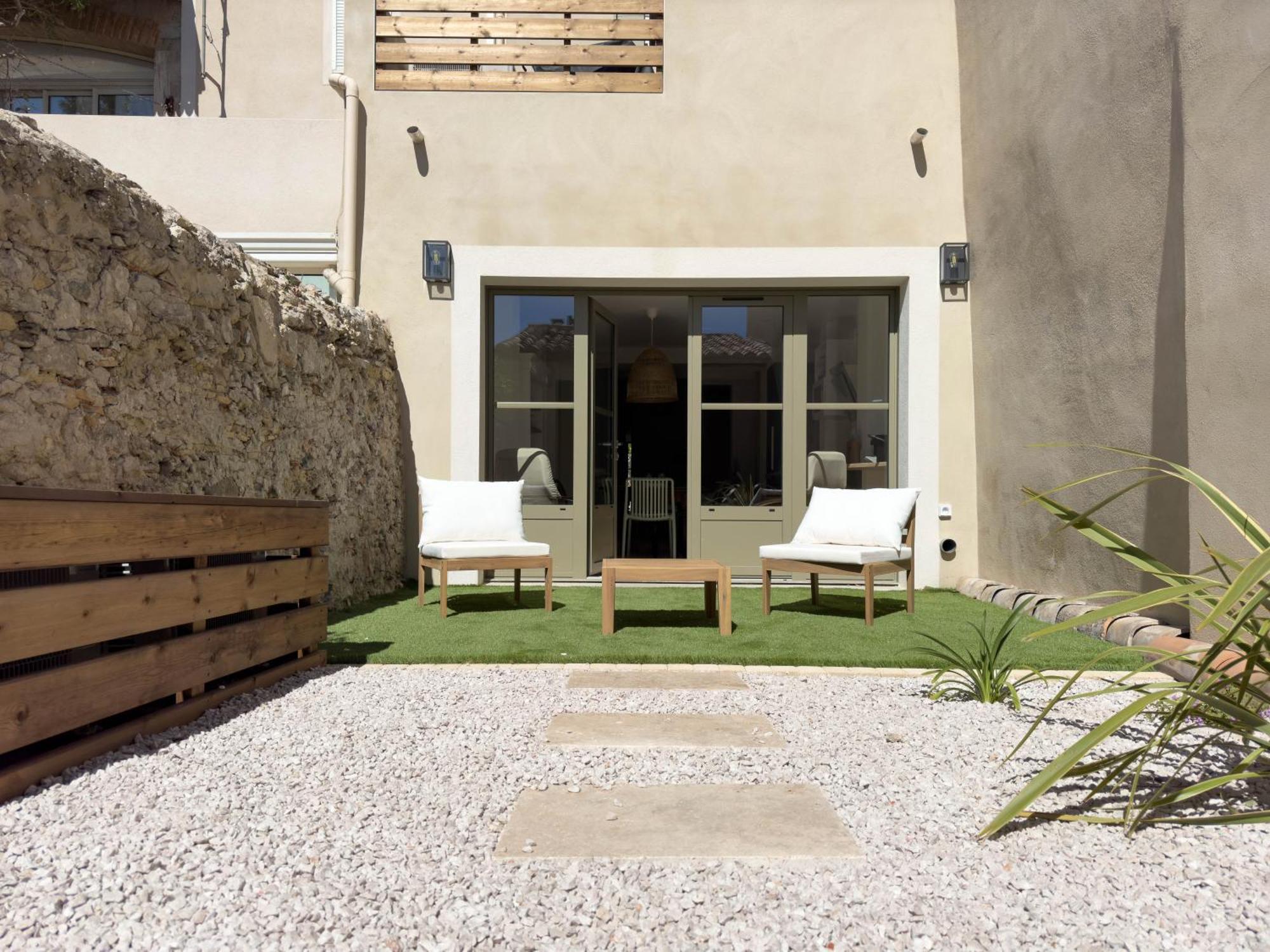 Les Suites Du 13 Aigues-Mortes Exteriör bild